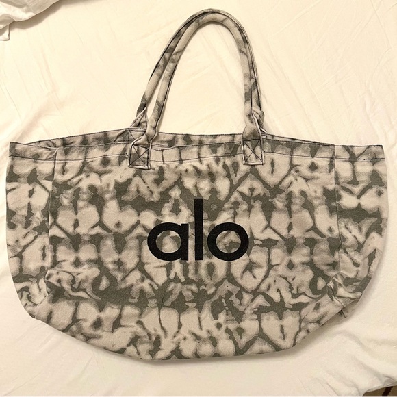 ALO Yoga Canvas Tote - Picture 1 of 3